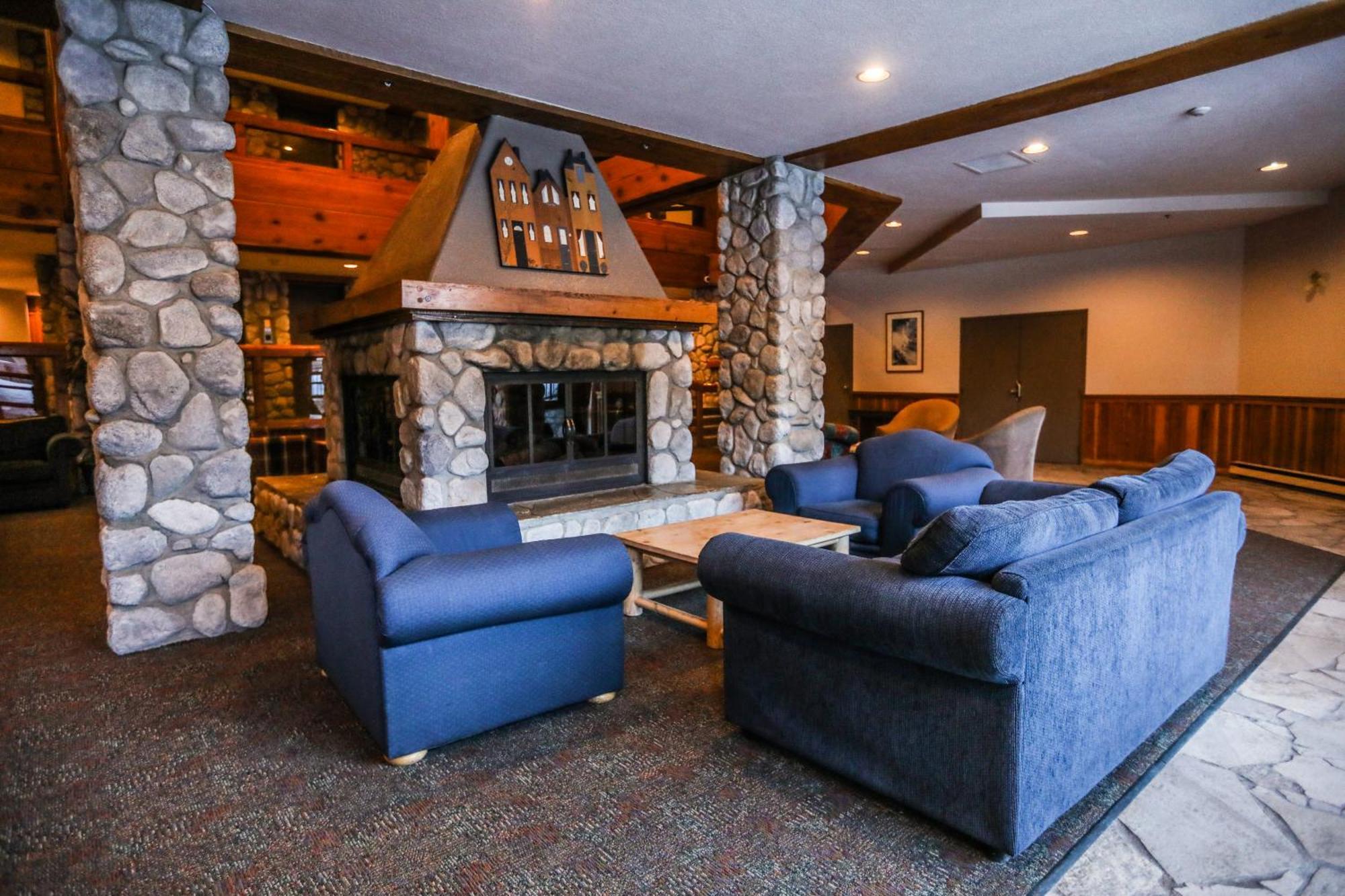Lake Placid Lodge By Whiski Jack Вістлер Екстер'єр фото